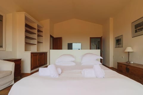 Magnifique Villa Provençal avec Piscine et Vue Mer Villa in Antibes