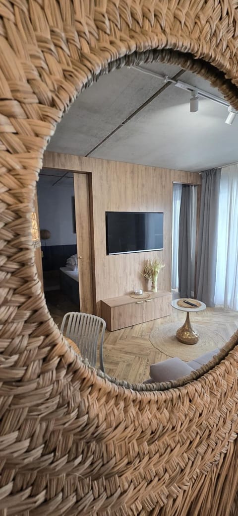 TV and multimedia, Evening entertainment