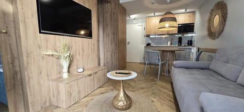 Kitchen or kitchenette, Seating area, Dining area, pet friendly, stove