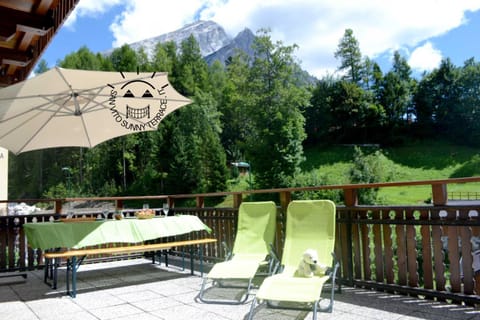 Patio, Natural landscape, Solarium, View (from property/room), Balcony/Terrace, Mountain view, sunbed