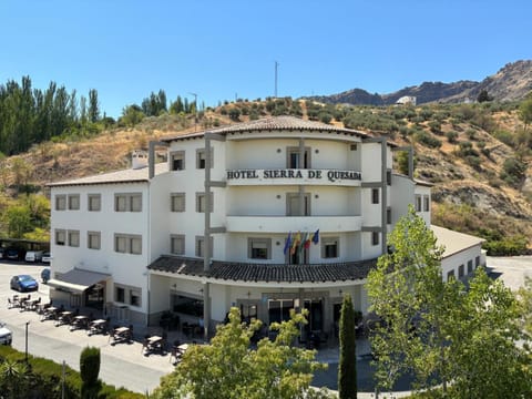 Facade/entrance, Location