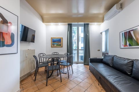 Living room, Seating area, Dining area, heating, air conditioner