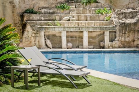 Off site, Day, Swimming pool