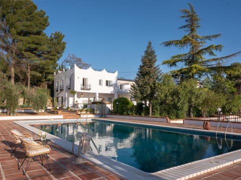 Property building, Garden, Solarium, Garden view, Pool view, Swimming pool
