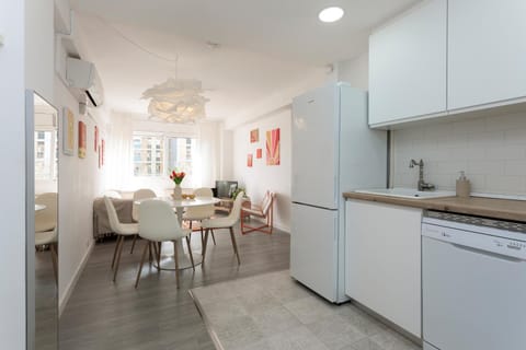 Kitchen or kitchenette, Living room