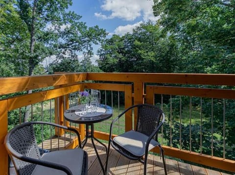 Spring, Day, View (from property/room), Balcony/Terrace, Garden view