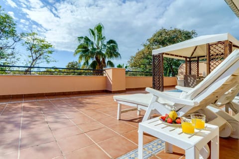 Natural landscape, Balcony/Terrace, Balcony/Terrace, sunbed