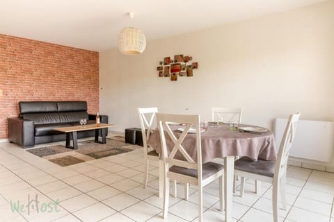 Living room, Seating area, Dining area