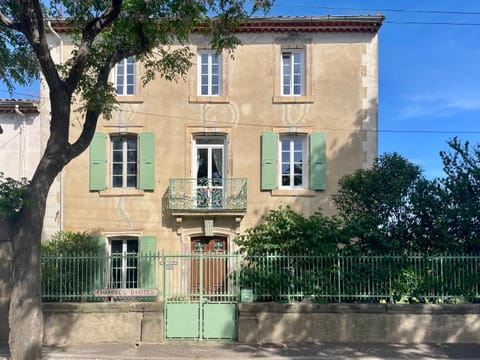 Property building, Facade/entrance