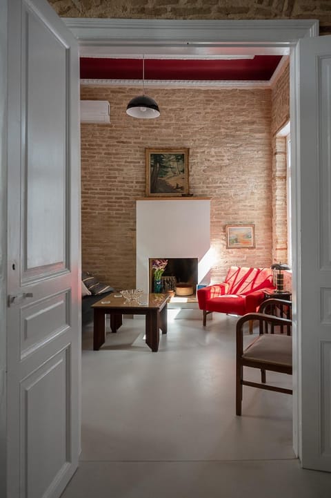 Living room, Photo of the whole room, Seating area