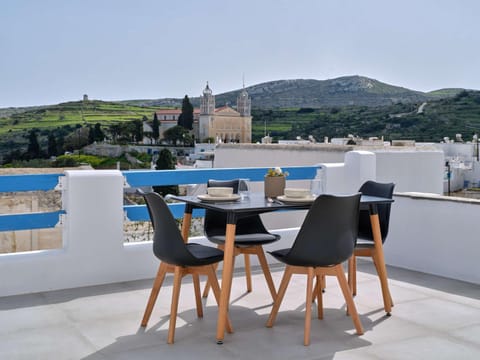 Balcony/Terrace, Mountain view
