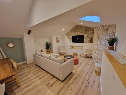 TV and multimedia, Living room, Seating area