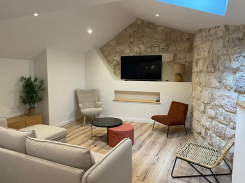 Communal lounge/ TV room, TV and multimedia, Living room, Seating area