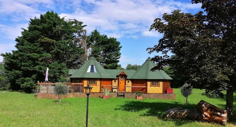 Property building, Natural landscape, Garden, Garden view