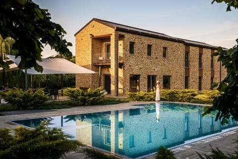 Property building, Day, Pool view, Swimming pool