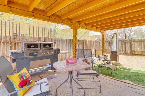 4 Mi to Old Town Plaza Albuquerque Home with Patio House in Albuquerque