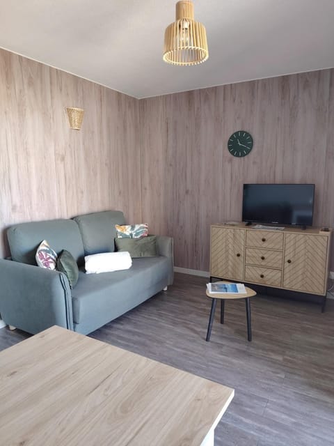 TV and multimedia, Seating area