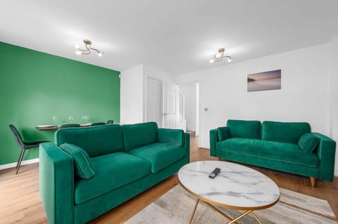 Pendlebury House Free Parking By City SuperHost House in Salford