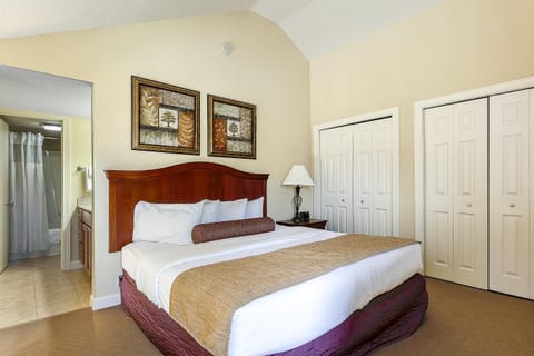 Beautiful 2 King BDR with a Loft Golf Course Condo 5569 House in Michigan