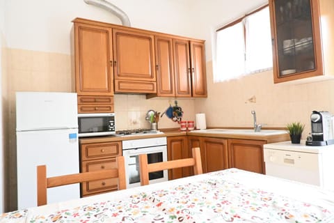 SE144 - Senigallia, comodo trilocale con aria condizionata e posto auto Apartment in Senigallia