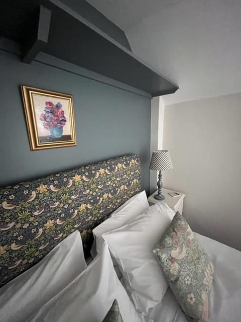 Easter Cottage House in North Dorset District