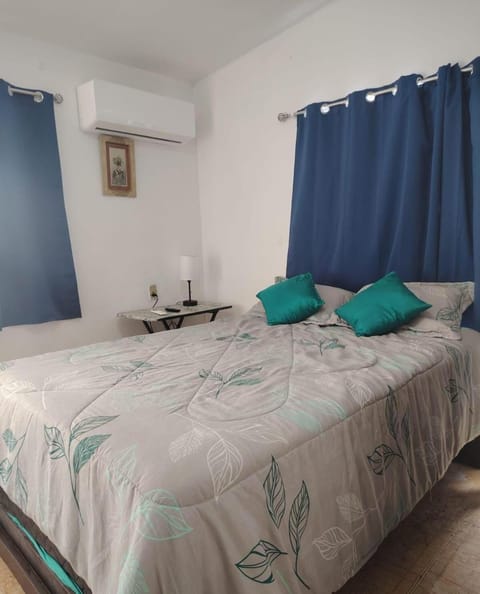 Bed, Photo of the whole room, Bedroom, air conditioner