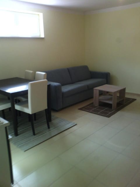 TV and multimedia, Photo of the whole room, Decorative detail