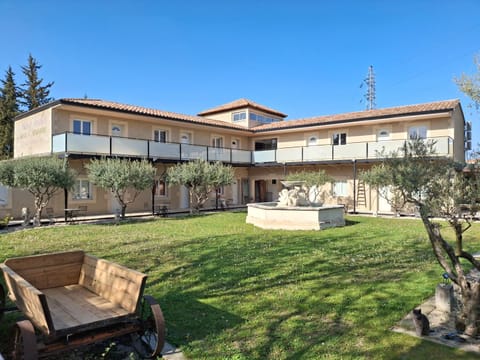 Property building, Day, Garden