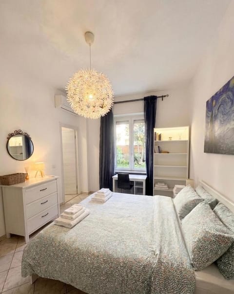 Bed, Photo of the whole room, Bedroom, Garden view, hair dryier, heating, locker, towels, air conditioner