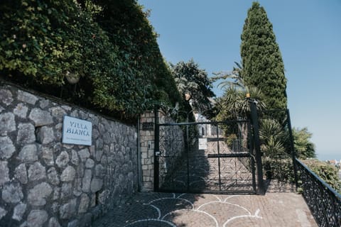 Villa Bianca Sorrento Villa in Priora