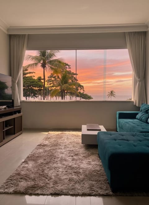 Apartamento Elegante de Frente para o Mar em Copacabana Apartment in Rio de Janeiro
