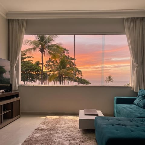 Apartamento Elegante de Frente para o Mar em Copacabana Apartment in Rio de Janeiro