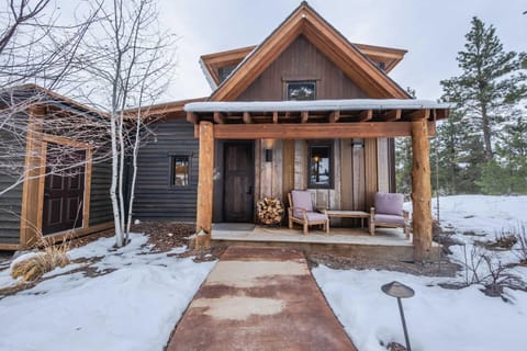 Wilderness Club Cottage on 18th Green House in Idaho