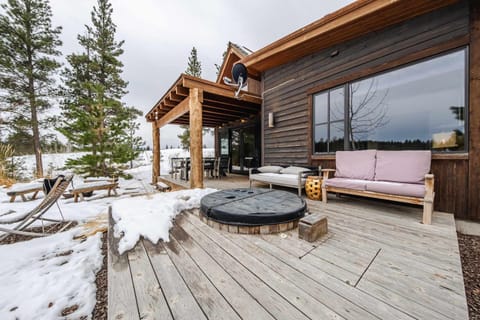 Wilderness Club Cottage on 18th Green House in Idaho