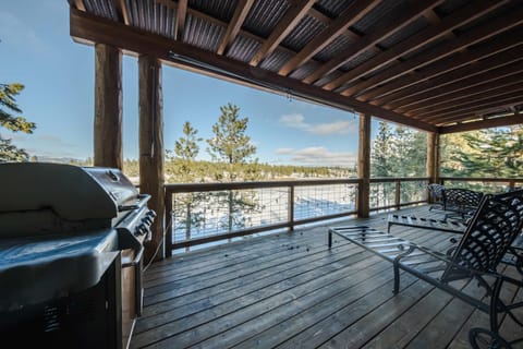 Wilderness Club Lakefront Lodge House in Idaho