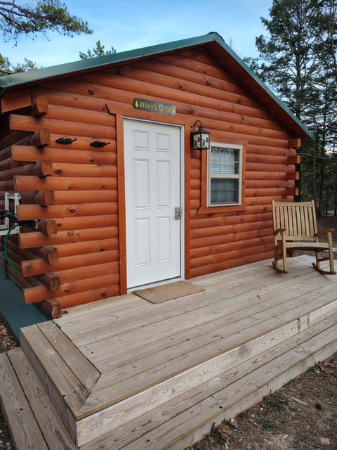 Montauk Pines Nature lodge in Current River