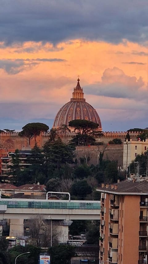 Nearby landmark, City view, Sunset