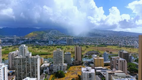 Waikiki Beach Tower Apartment in Honolulu