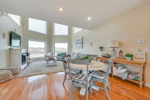 Lake Cumberland Home with Hot Tub and Game Room House in Lake Cumberland