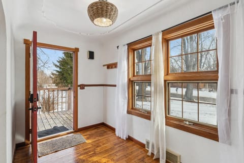 Farmhouse in Battle Creek whit hub tube House in Michigan