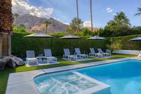 4BR MidCentury Alexander Home in Vista Las Palmas House in Palm Springs