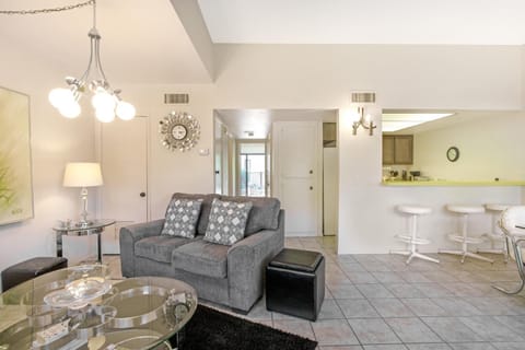 Villa De Las Flores House in Cathedral City