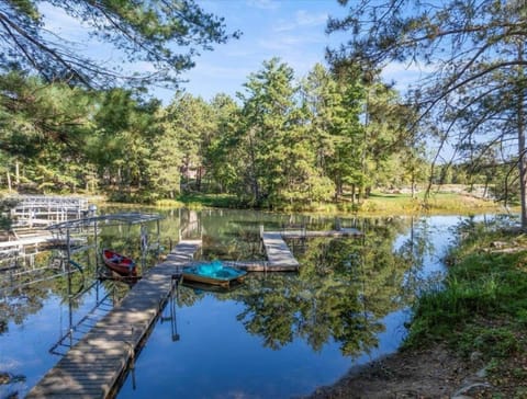 NEW DESIGN Summer on Chain of Lakes Kings Game Rm House in Crosslake