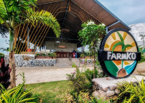 Property building, Facade/entrance, Day, Natural landscape, Lobby or reception