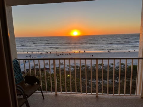 Apollo 503 Beachfront Condo Marco Island Apartment in Marco Island