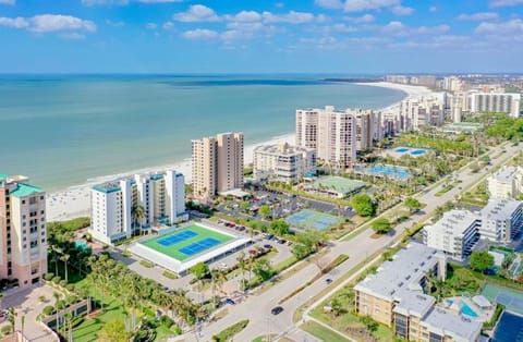 Apollo 503 Beachfront Condo Marco Island Apartment in Marco Island