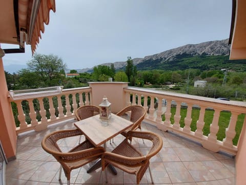 Balcony/Terrace, Mountain view