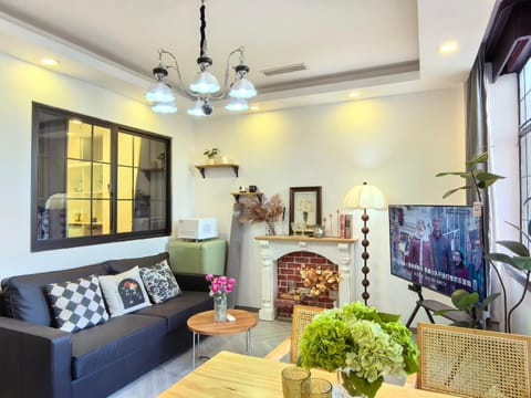 TV and multimedia, Living room, Seating area