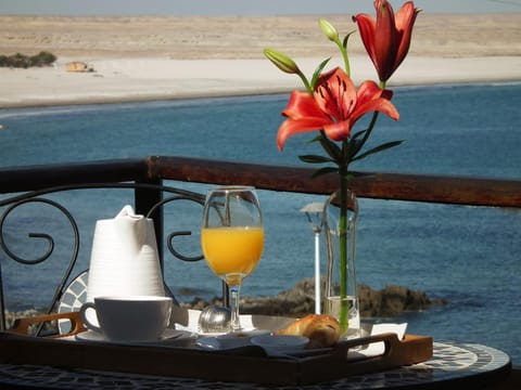 Balcony/Terrace, Food and drinks