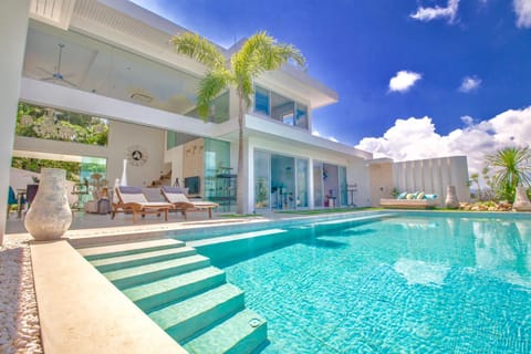 Property building, Patio, Pool view, Swimming pool, Swimming pool, sunbed